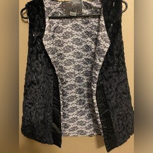 BKE Buckle Faux Fur Sequined Vest Black Size Medium